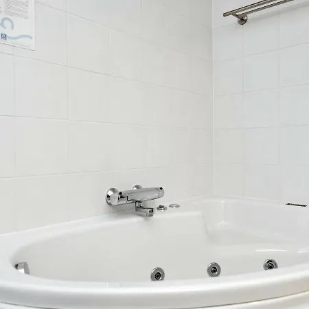 Spacious Apartment With Indoor Whirlpool At Ebeltoft Jutland