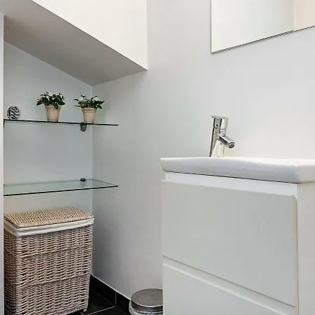 Spacious Apartment With Indoor Whirlpool At Ebeltoft Jutland アパート